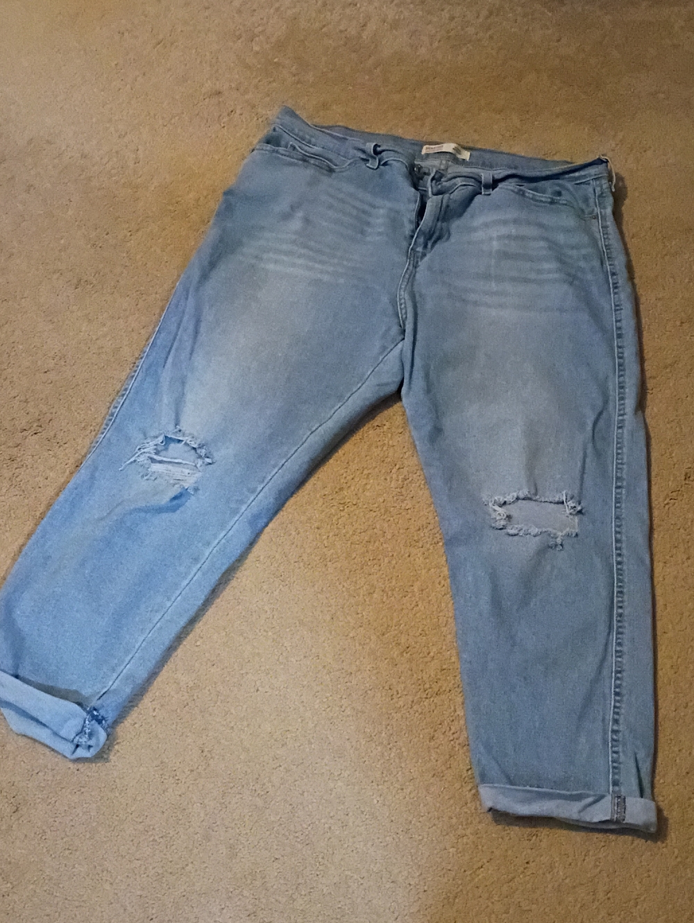Heritage Light Blue Boyfriend Jeans with Knee Rips By Levi Sz 16
